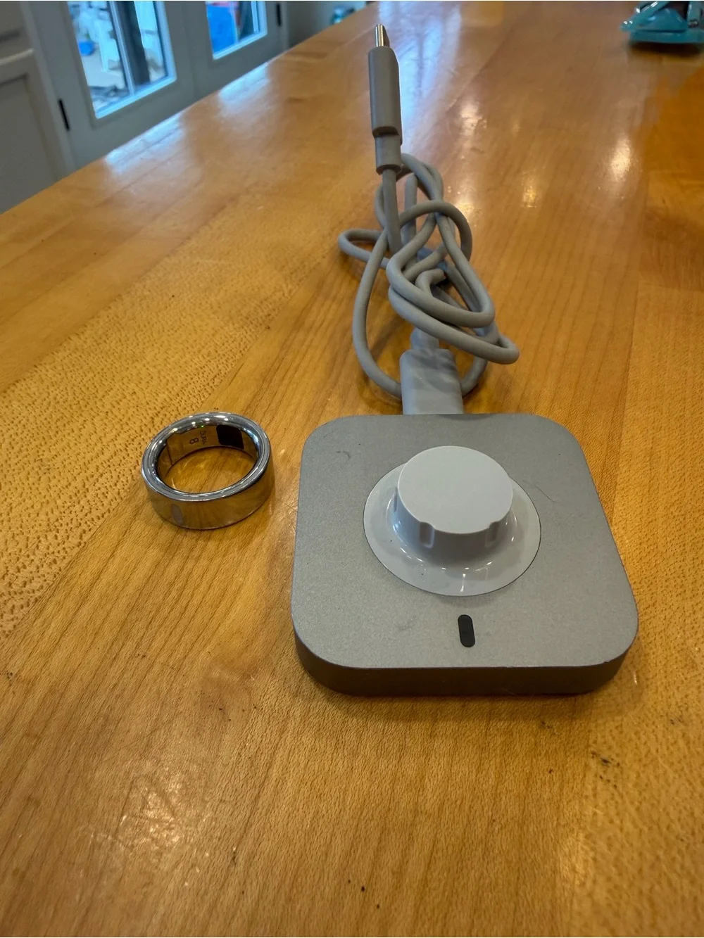 Oura Ring 4 Smart Ring -size 8 - Silver Titanium (Original Charger Included)